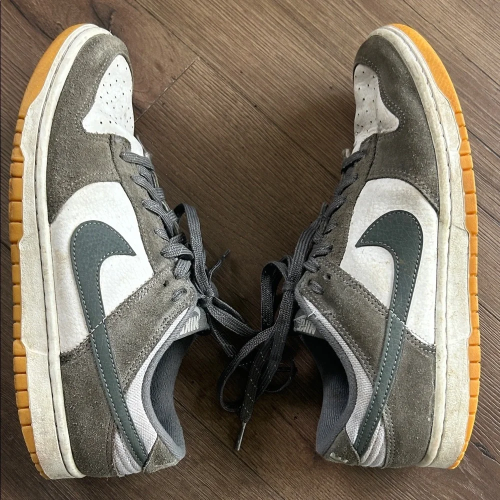 Nike Low-Top Sneakers in Gray and White Suede !! Size 8.5